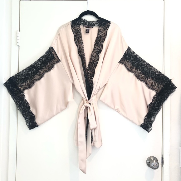 Victoria’s Secret Kimono Robe Lingerie Loungewear Cream Satin Black Lace S - Picture 6 of 9